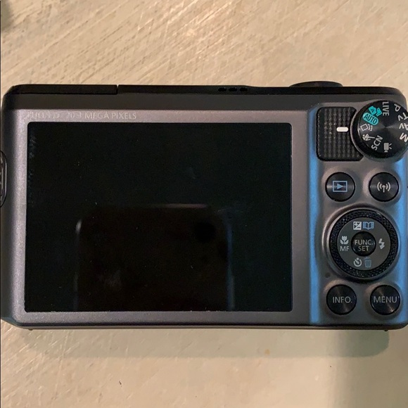 SX720 HS camera - Picture 3 of 3